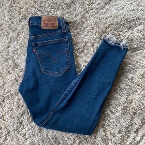 Wedgie Skinny Jeans (25W 26L)